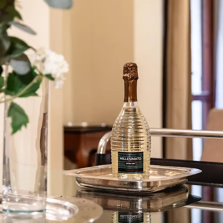 Hostly-suite Il Mediceo-lungarni In Town Center * Pisa