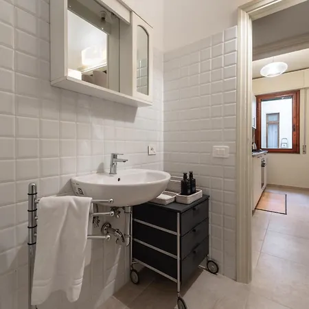 Hostly-suite Il Mediceo-lungarni In Town Center Apartment *